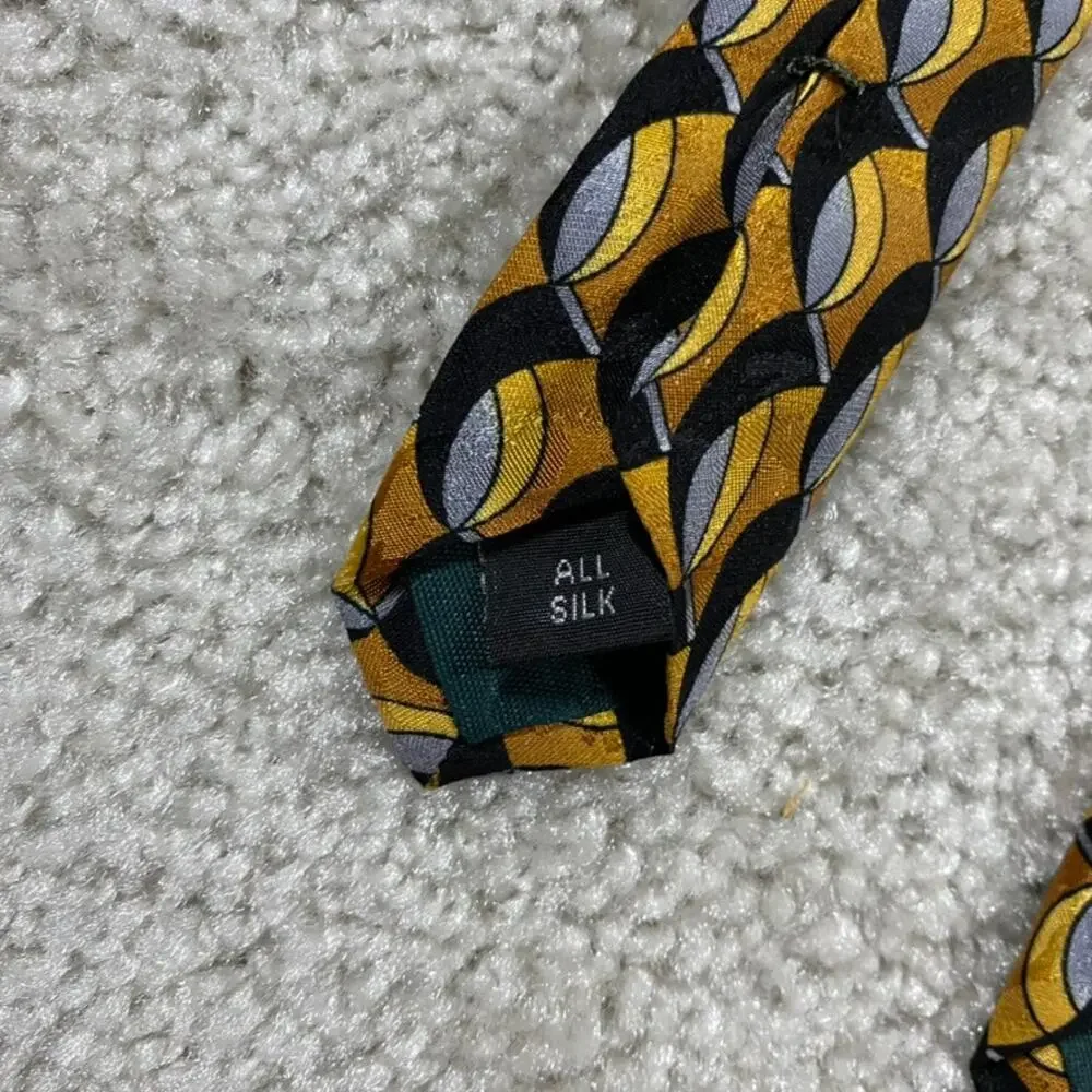 Tom James Tie Corporate Image Silk Handmade USA Necktie Absract Academia Prep